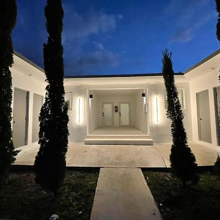 Casa Canal North Miami Beach Extérieur photo